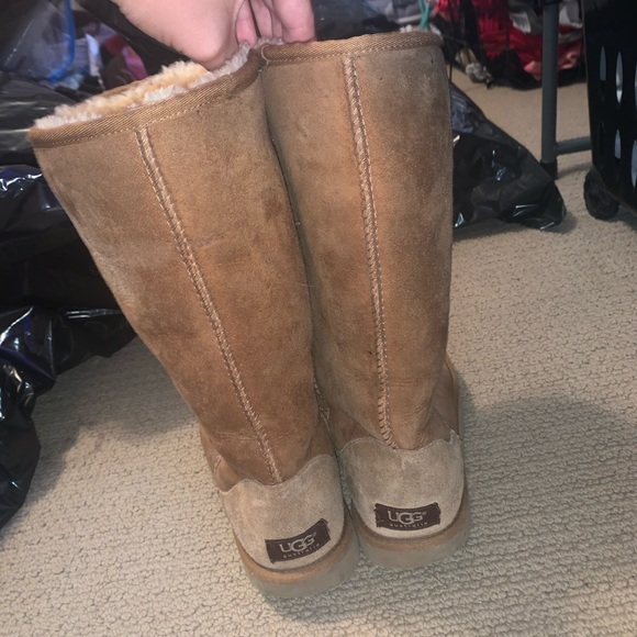 Ugg Boots - Picture 2 of 4